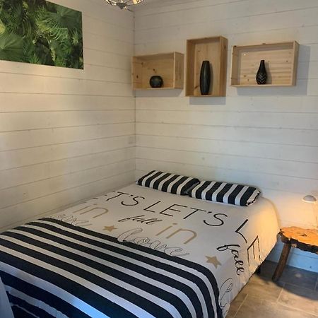 Le Chalet Au Bord Des Pistes Cyclables Sainte-Helene  Ngoại thất bức ảnh