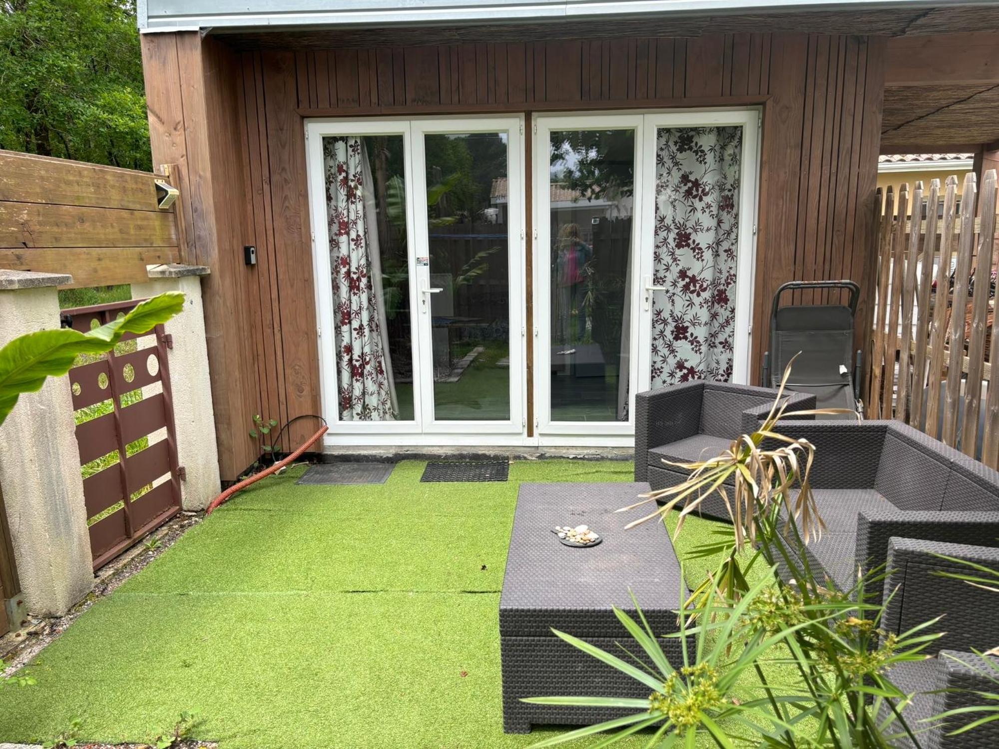 Le Chalet Au Bord Des Pistes Cyclables Sainte-Helene  Ngoại thất bức ảnh